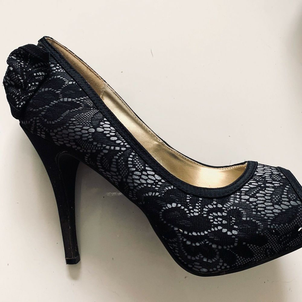 Steve Madden P-Dawn Black Lace Satin Heels - Picture 2 of 5